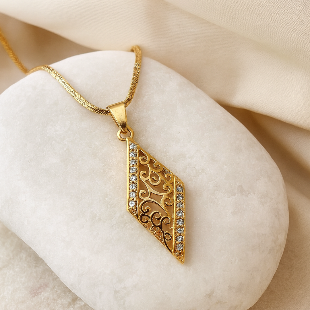 Leaflet gold pendent