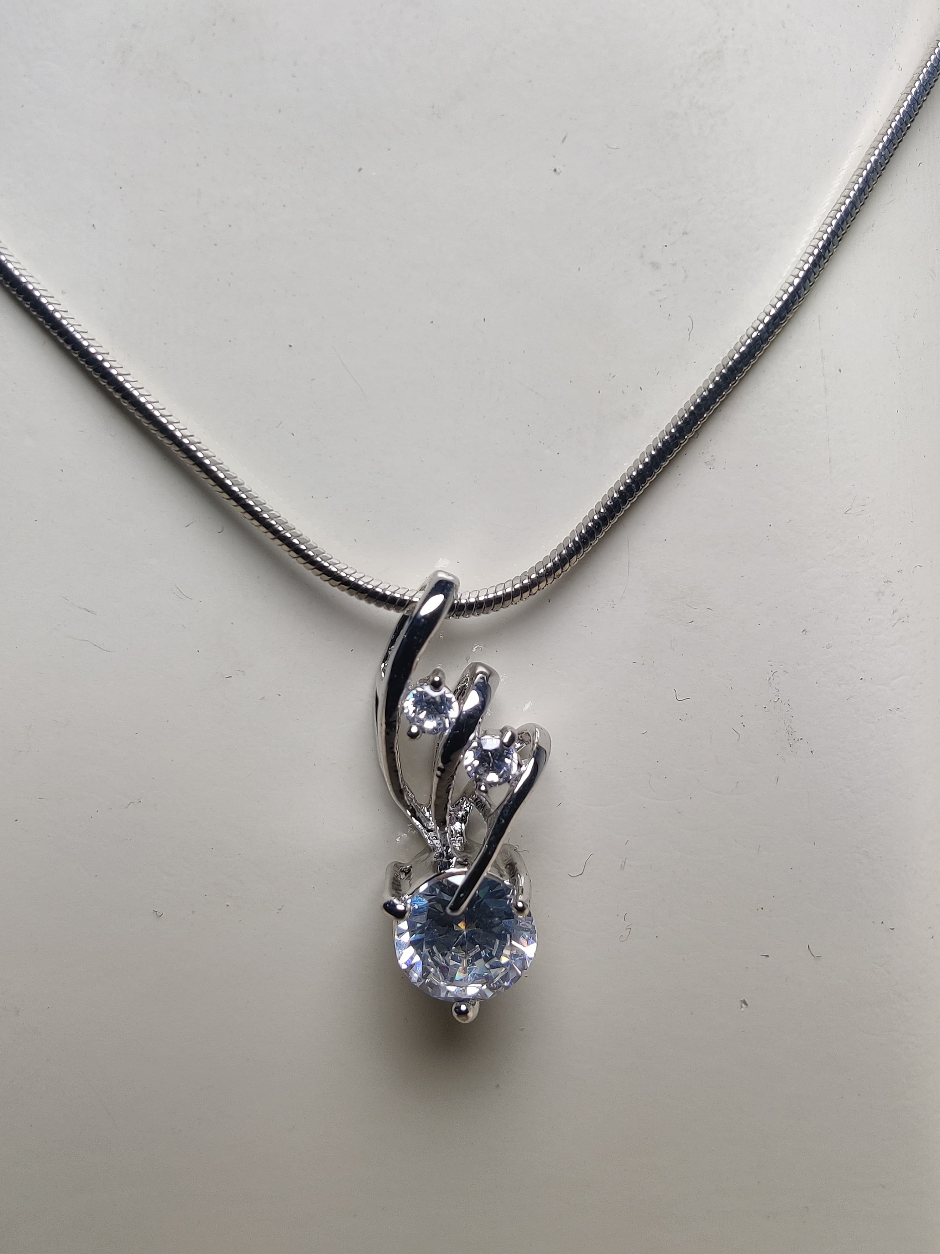 Montana 3 stone Necklace